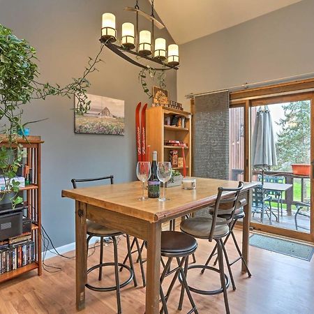 Pet-Friendly Townhome With Community Hot Tub! Vernon Esterno foto