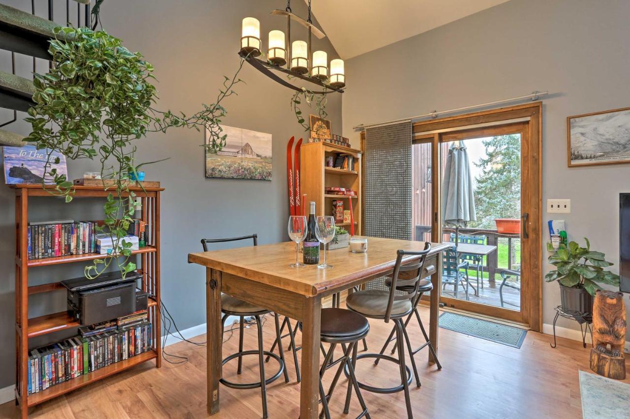 Pet-Friendly Townhome With Community Hot Tub! Vernon Esterno foto