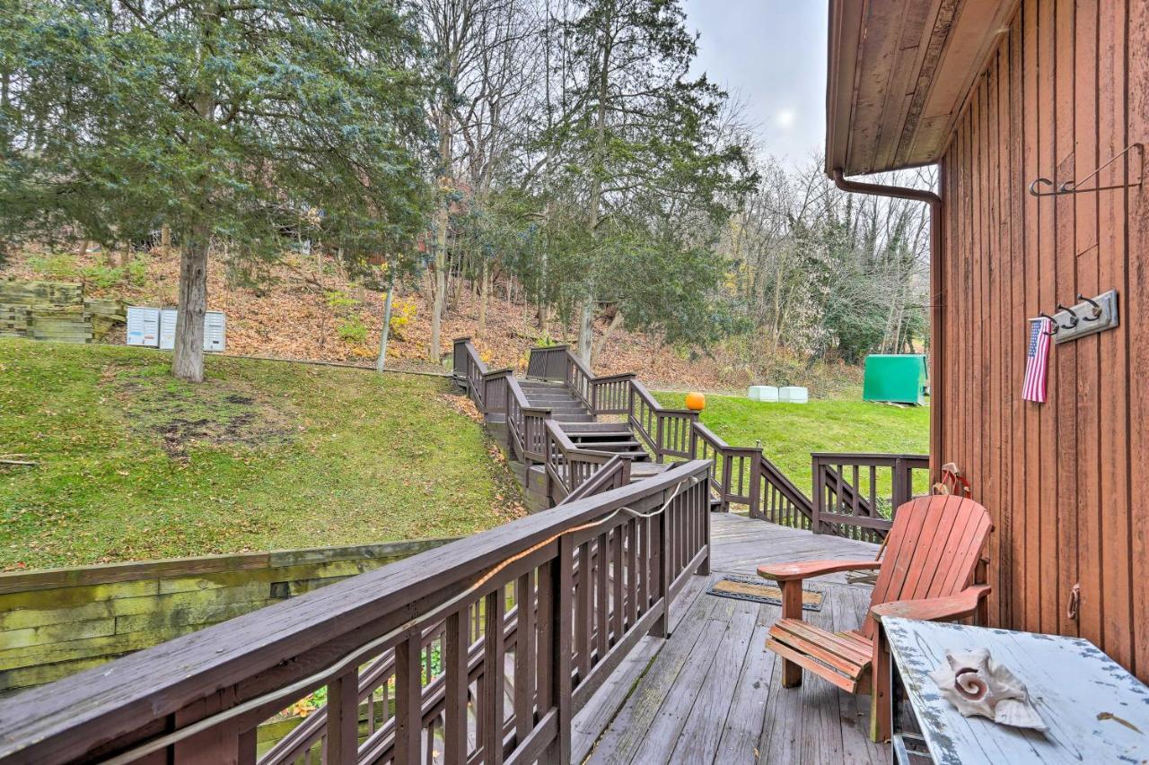 Pet-Friendly Townhome With Community Hot Tub! Vernon Esterno foto