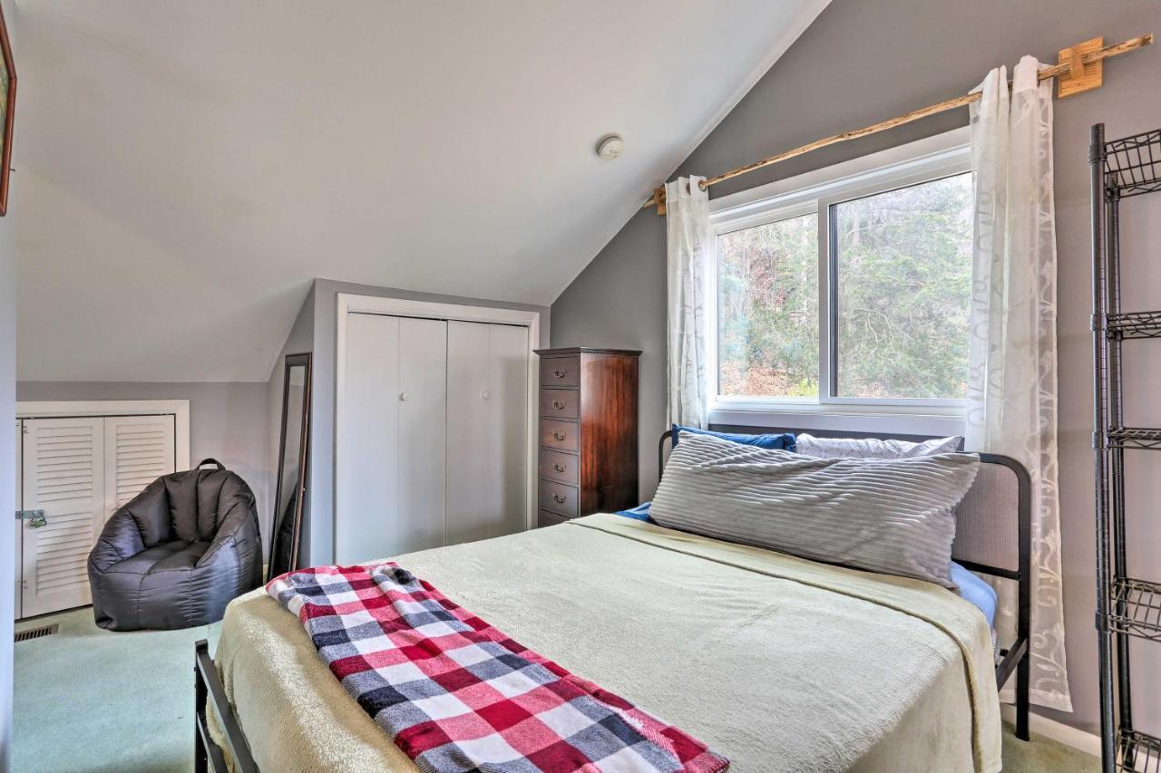 Pet-Friendly Townhome With Community Hot Tub! Vernon Esterno foto