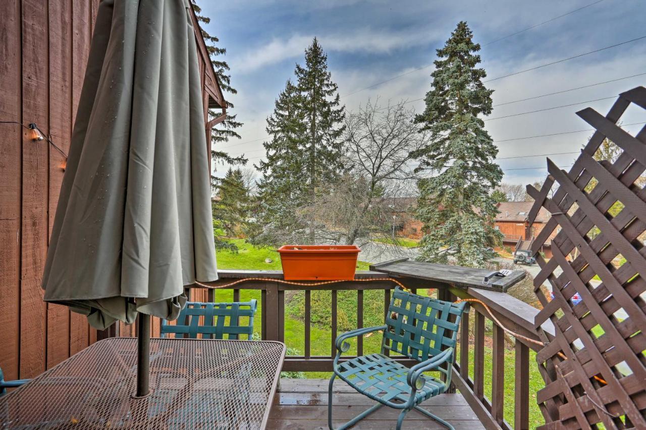 Pet-Friendly Townhome With Community Hot Tub! Vernon Esterno foto